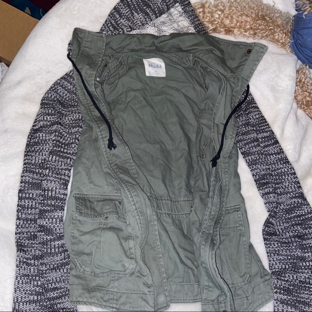Army green jacket with sweater sleeves🏃🏻‍♀️